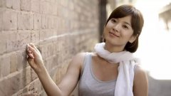 宋慧乔童年照网络爆红 打破韩国人造美女