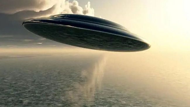 UFO探索者在月球发现神秘尖塔形结构