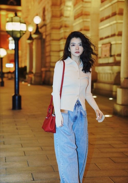 格力VS美的，哪家更强？