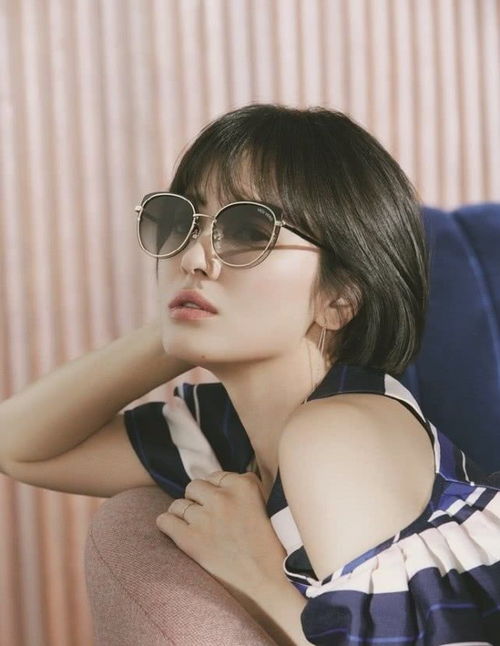 明星在家敷面膜 有些30多40多岁的女明星皮肤比