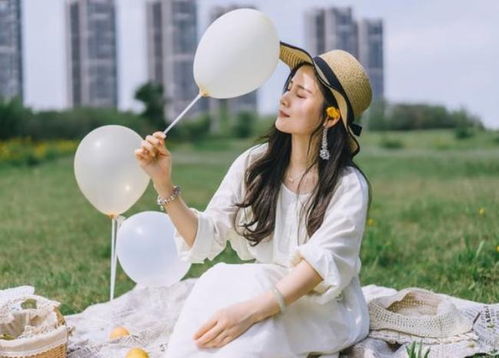 汤镇宗和汤镇业谁更出名