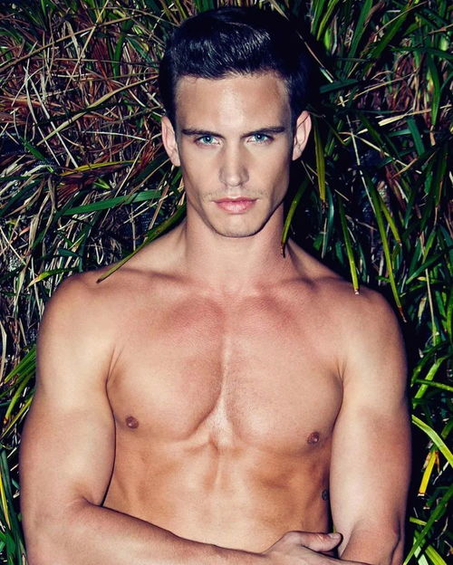 何超莲父亲为什么叫赌王 何超莲父亲为什么叫赌王