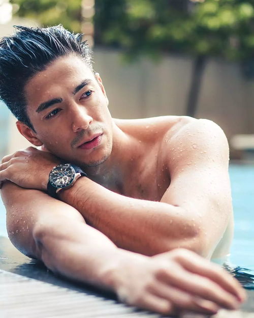 李小龙只有一个睾丸_李小龙的动作只能领一个吗