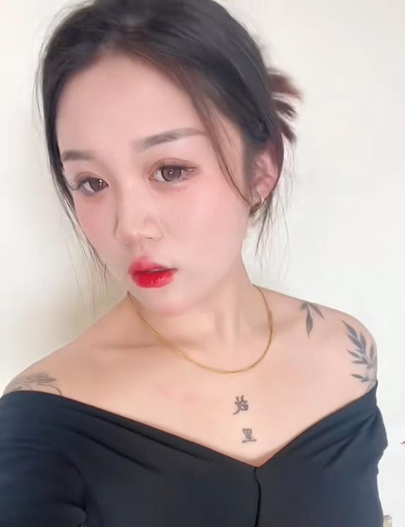 脱我衣服 脱我衣服的时候想没想过我物质的人 脱我衣服 脱我衣服的时候想没想过我物质的人