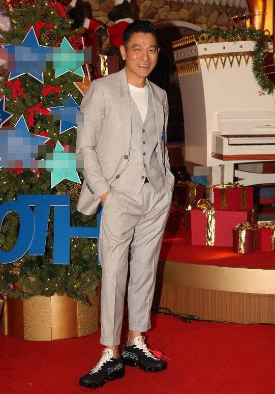 赵露思的初吻给了谁—赵露思照片比基尼 赵露思的初吻给了谁—赵露思照片比基尼