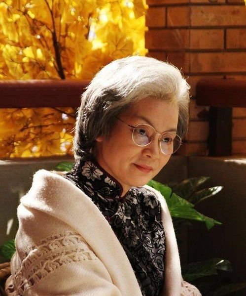 黑白森林电影（黑白森林喝毒酒男子死了没）