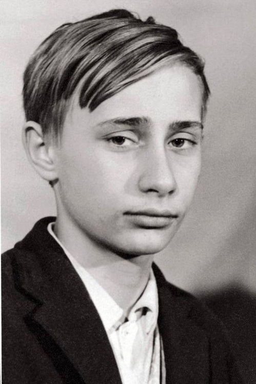 李家超等为火灾罹难者默哀3分钟 李家超等为火灾罹难者默哀3分钟