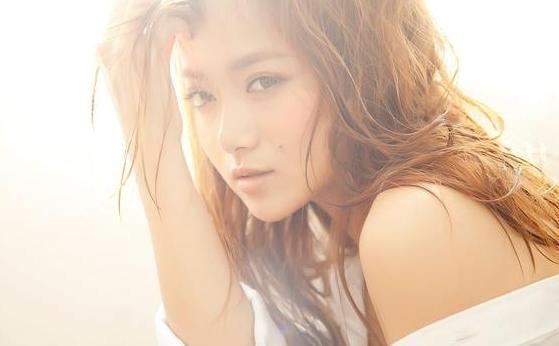 孟飞个人妻子罗月灵 最近 迷上黄药师了 那