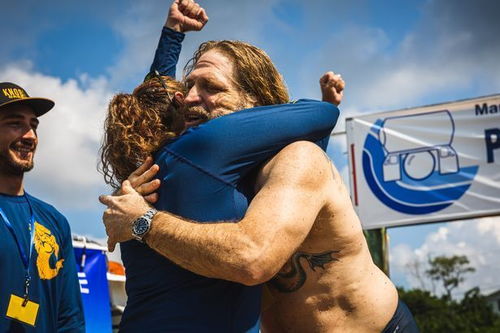 廖碧儿是廖伟雄女儿吗 廖碧儿的《分手》 歌词