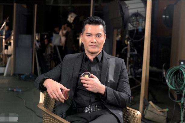 岳红个人资料前夫是李连杰