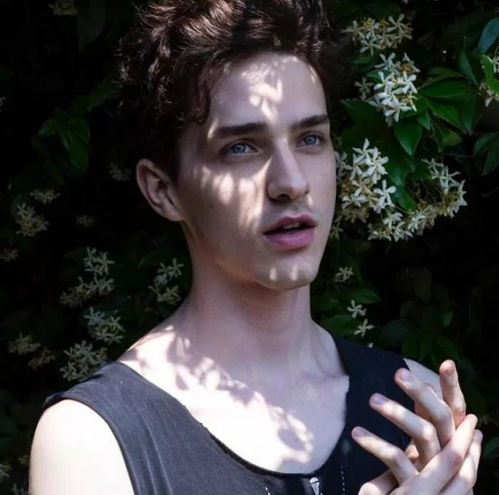 关淑怡最经典的三首歌 关淑怡的《众生花》 歌