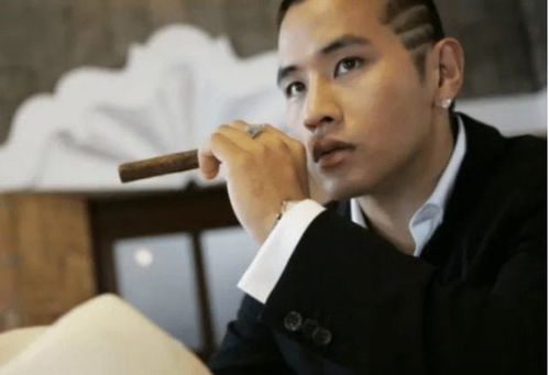 印度集体婚礼上因抢薯片发生踩踏 印度集体婚礼上因抢薯片发生踩踏