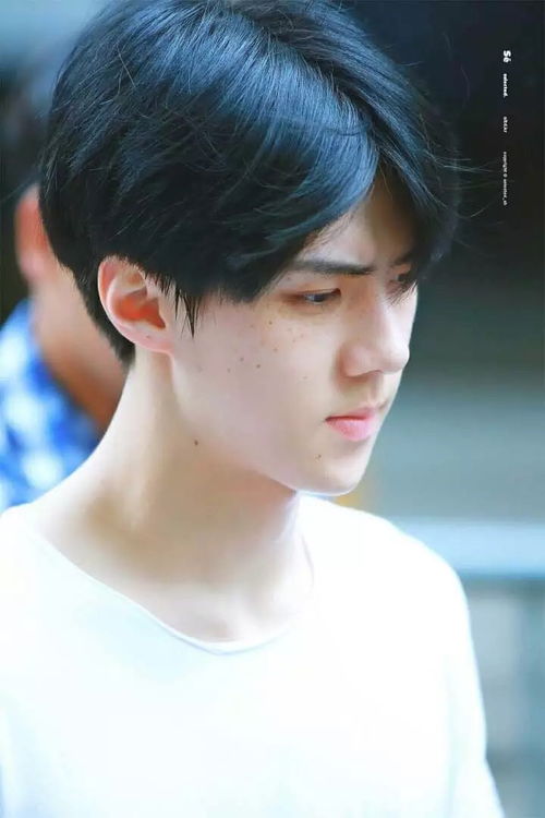 普通恒星（低于130倍太阳质量）诞生黑洞的过程