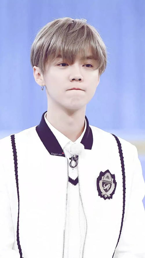 熠熠烁烁的拼音是什么 熠熠烁烁的拼音怎么拼