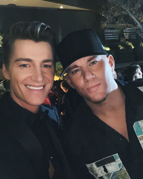 明星陈妍希近照 陈妍希无滤镜自拍挺真实 脖