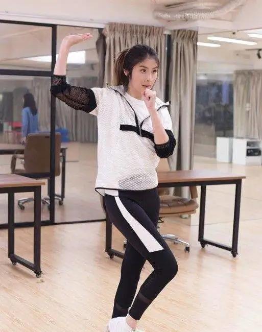 同样痴情的大汉天子都立心仪女人当皇后的结局